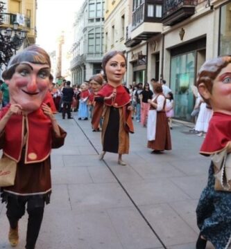 comparsa de cabezudos